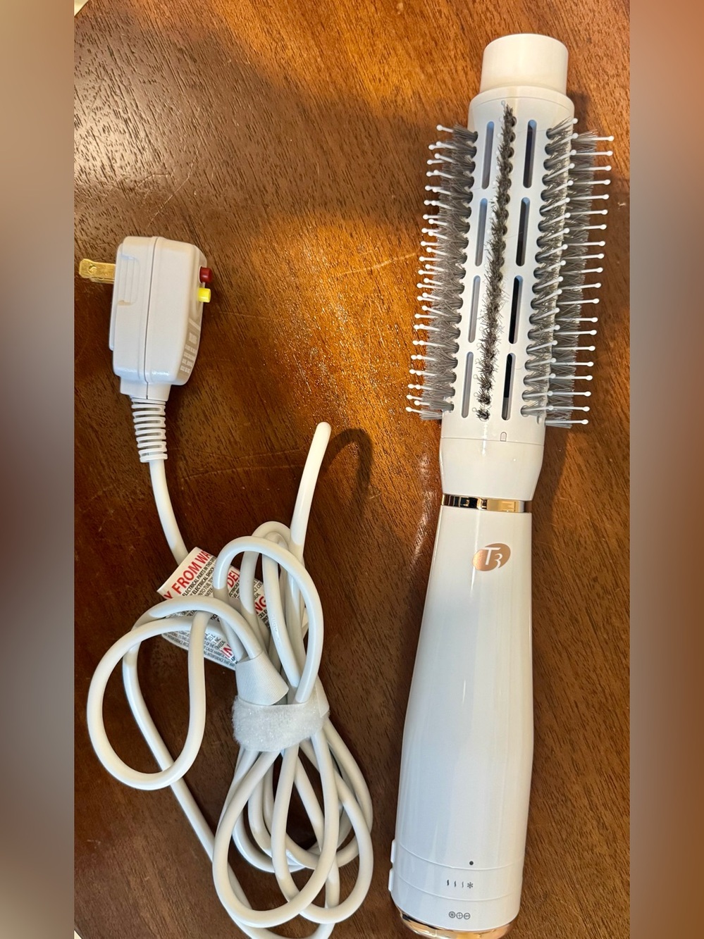 T3 AireBrush Round 2.5” Blow Dry Brush – Like New – Used Twice